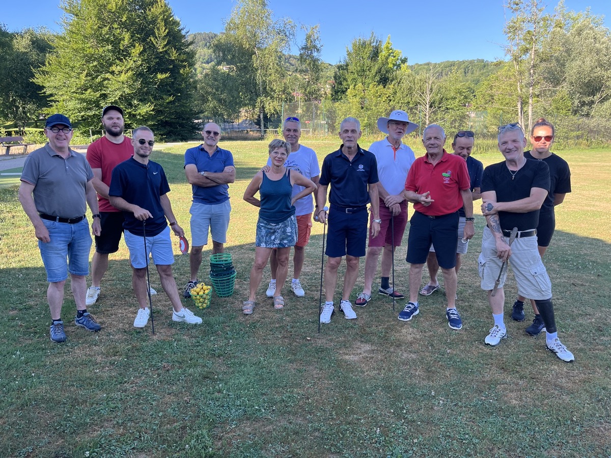 A la chasse aux balles enterrées sur le practice ce Samedi 28 Juin