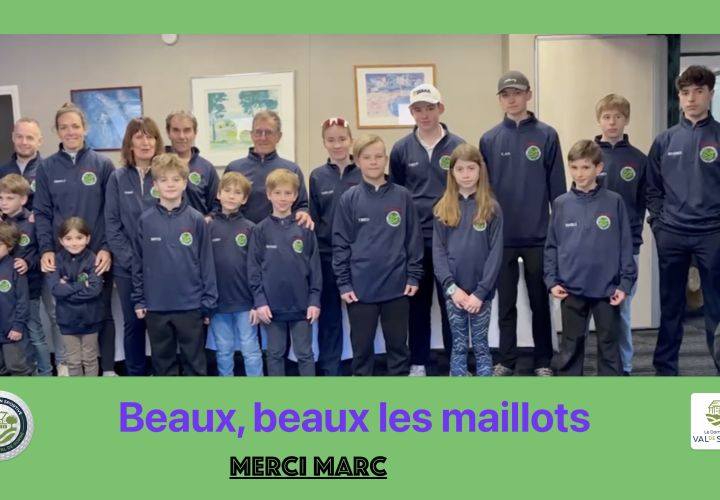 Remise de tenues personnalisées à nos jeunes golfeurs